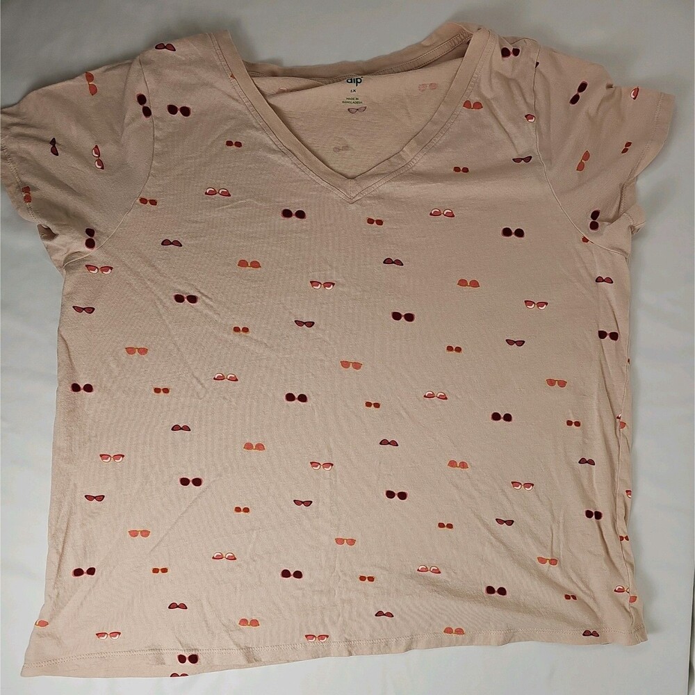 Dip Women's 1X Sunglasses Print V-Neck T-Shirt Beige Pink Short Sleeve